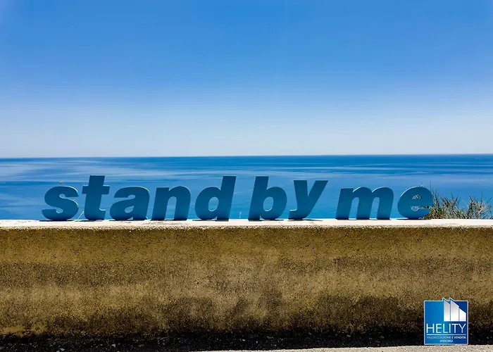 Semesterbostad Calalunga Pietragrande - Exclusive Shoreline Haven