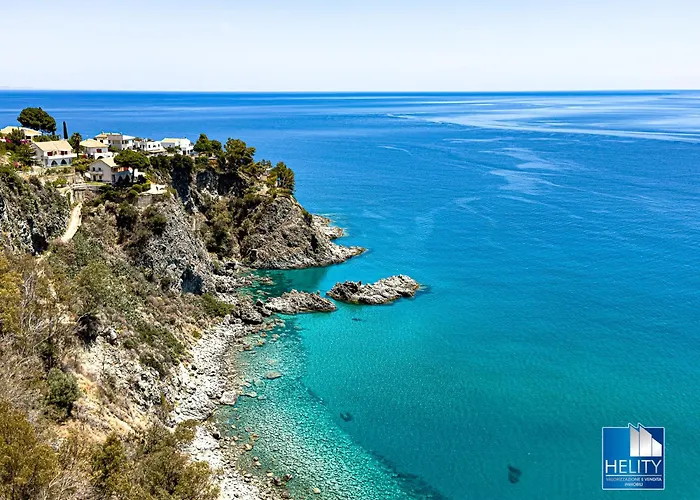 Semesterbostad Calalunga Pietragrande - Exclusive Shoreline Haven *