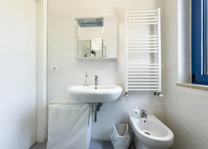 Semesterbostad Calalunga Pietragrande - Exclusive Shoreline Haven Montepaone Lido