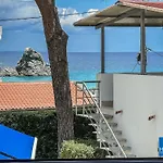 Calalunga Pietragrande - Exclusive Shoreline Haven Ferienhaus *