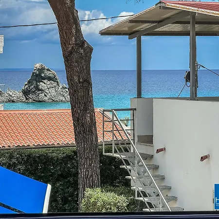 Calalunga Pietragrande - Exclusive Shoreline Haven Semesterbostad *