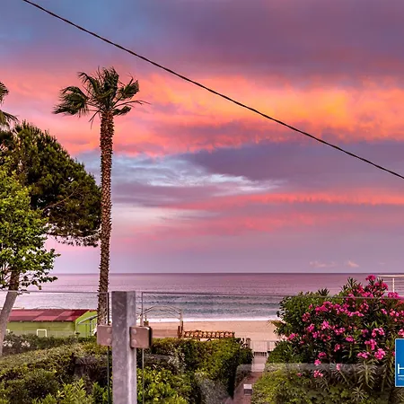 Calalunga Pietragrande - Exclusive Shoreline Haven Vakantiehuis