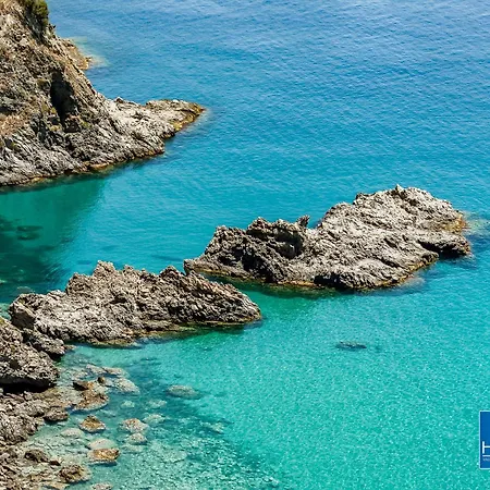 Сasa de vacaciones Calalunga Pietragrande - Exclusive Shoreline Haven *